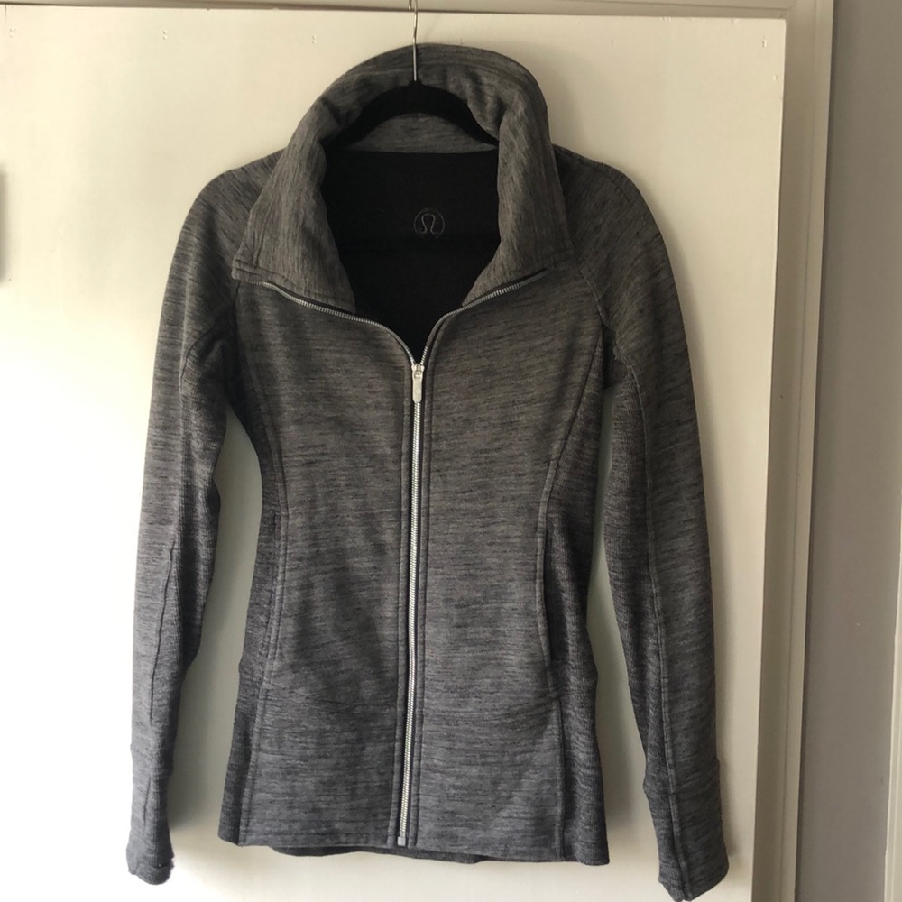 NEVER WORN Lululemon zippered jacket